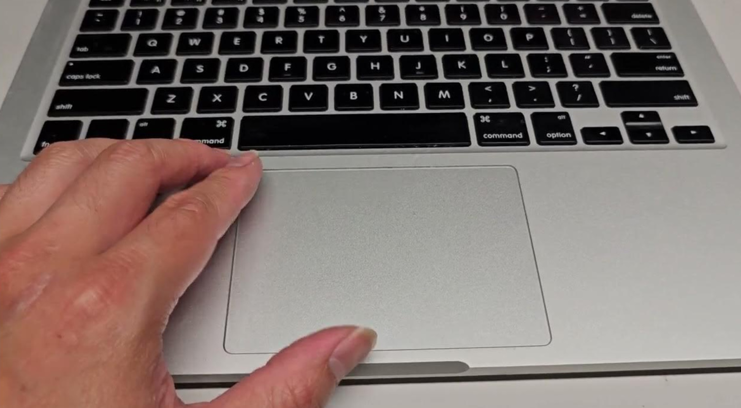 Как настроить тачпад на MacBook правильно