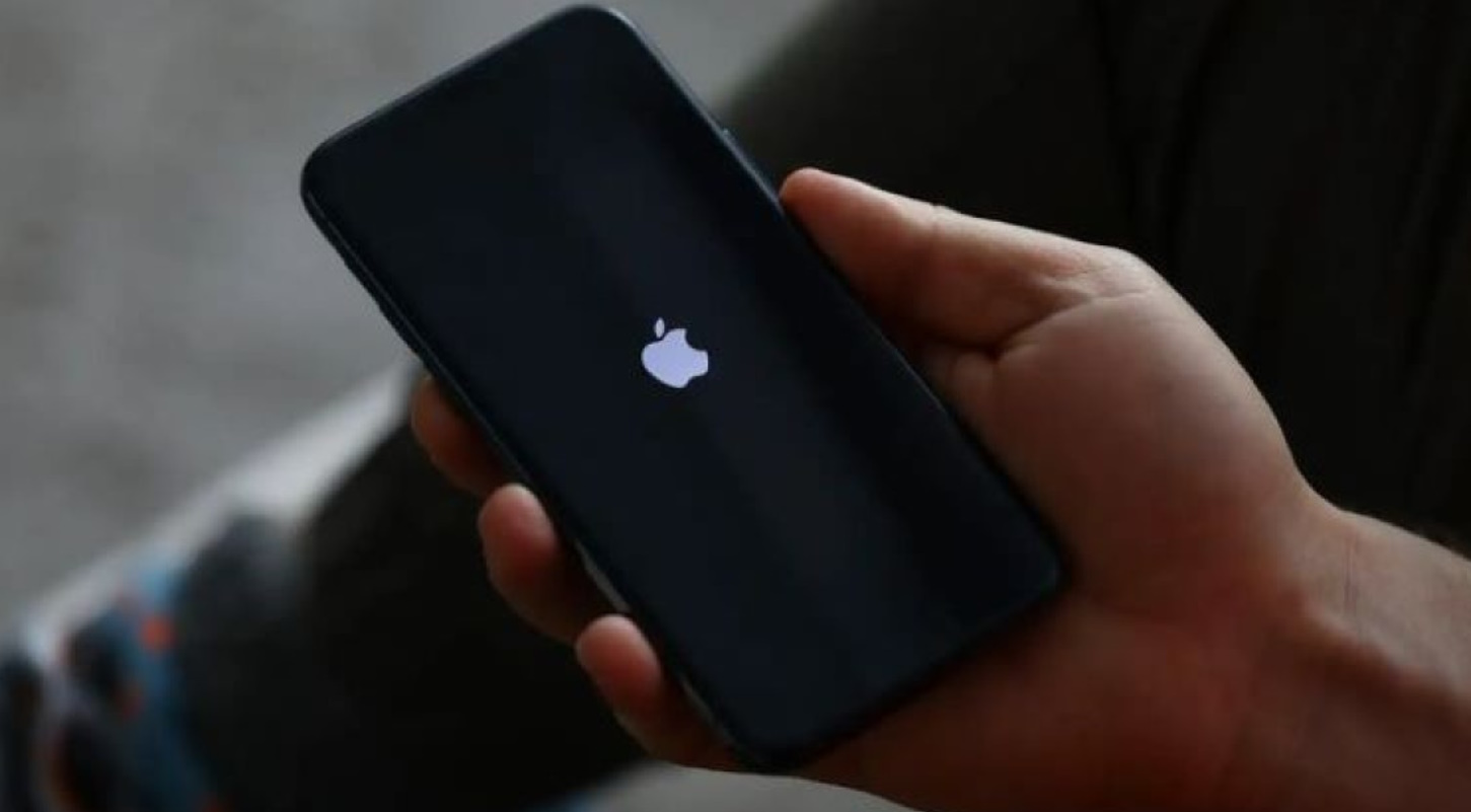 сам перезагружается iphone что делать?