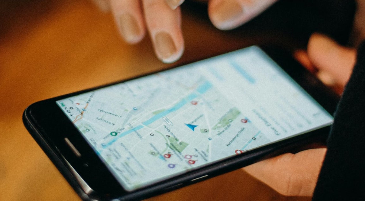 Как поделиться своей геолокацией на iPhone