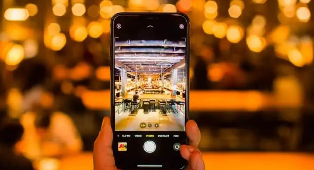 При попытке сделать фото на iPhone появляется чёрный экран