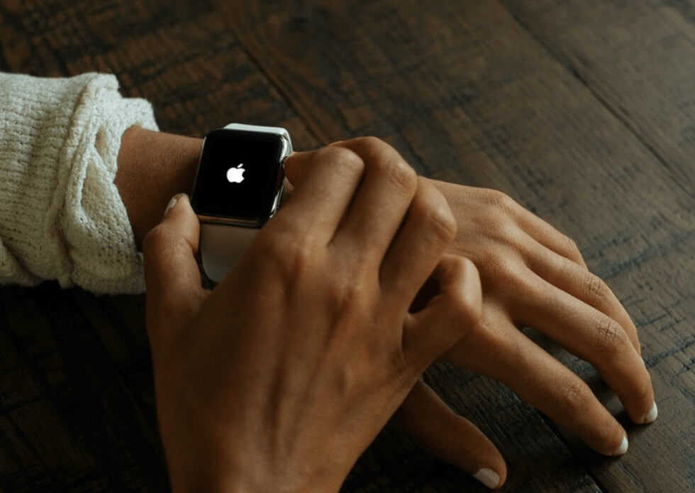 Apple Watch сами перезагружаются